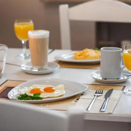 Hotel Omega 3*